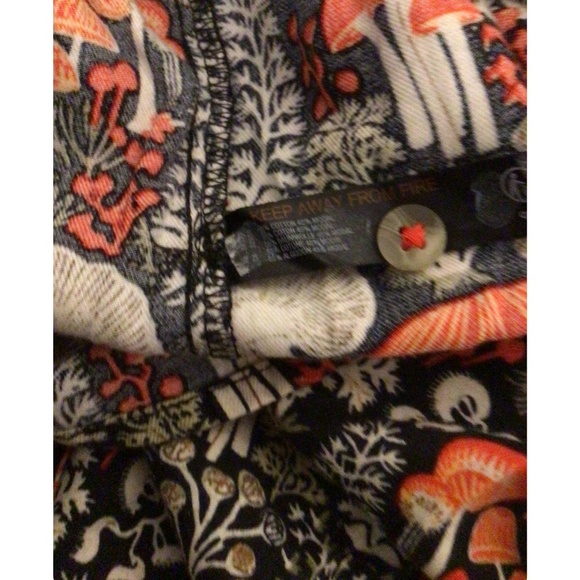 REL FUM WOW EXCLUSIVELY BY ANTHROPOLOGIE PAJAMA SET WITH MUSHROOM PRINT L # COZY - Picture 9 of 10